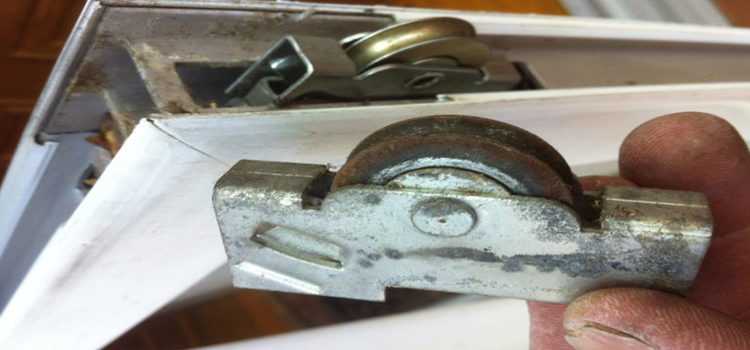 screen door roller repair in Lincoln